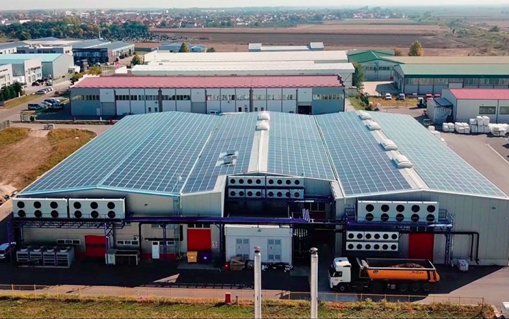 I vantaggi comportati dall’installazione degli impianti fotovoltaici su capannoni industriali